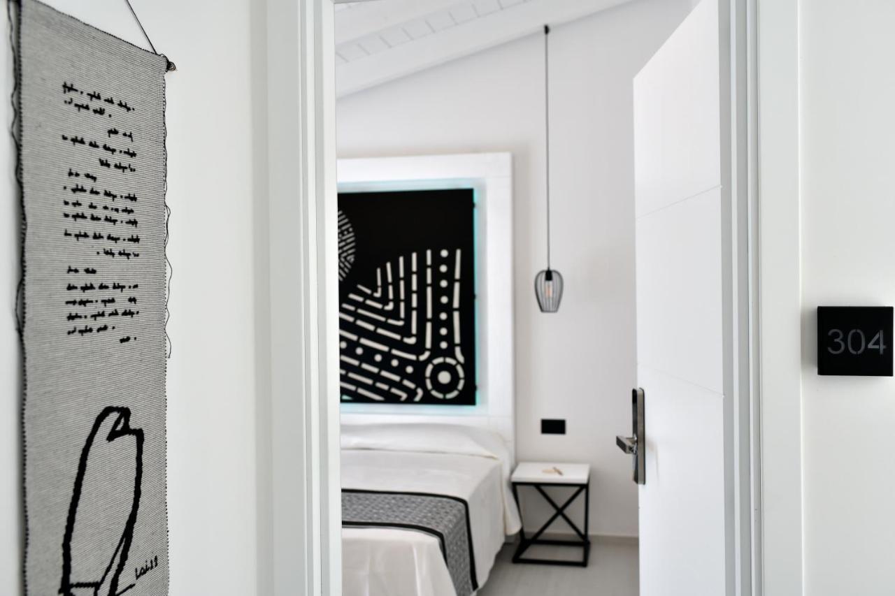 Cara A Bentu - Charming Rooms 토르톨리 외부 사진